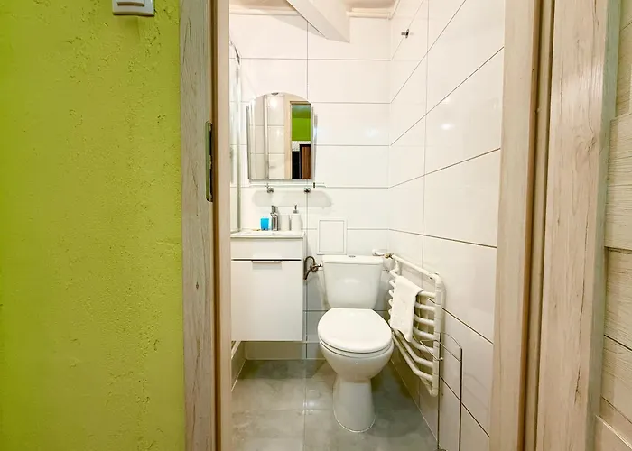 Grabiszyn Standard By Bookinghost * Wroclaw